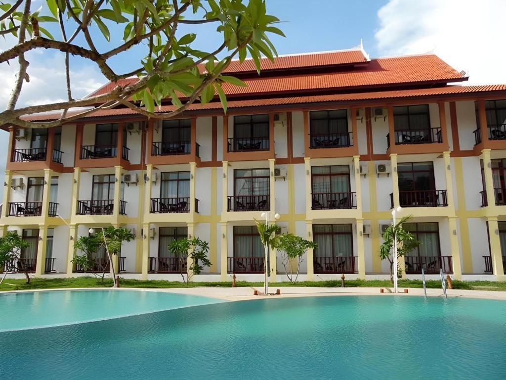 Xishuangbanna Hotel Managed By Xandria Hotel Луанґпхабанґ Екстер'єр фото